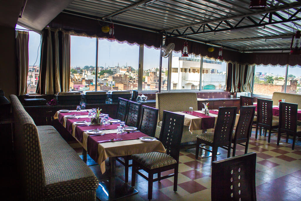 Hotel Heritage Inn At Assi Ghat Варанаси Екстериор снимка